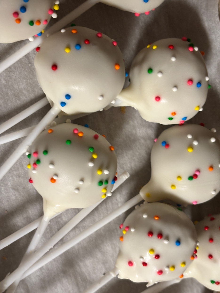 Confetti pops
