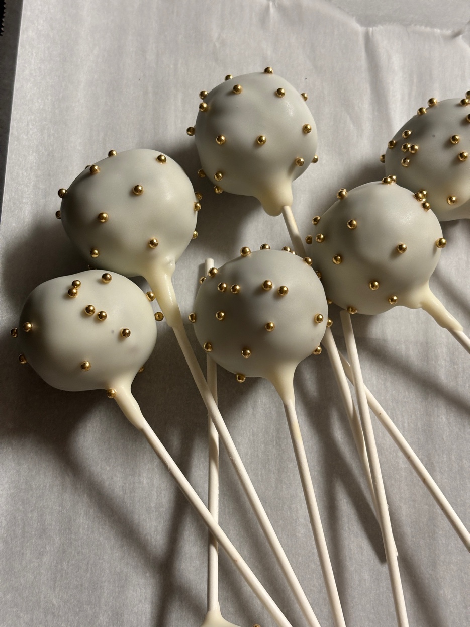 Gold pops